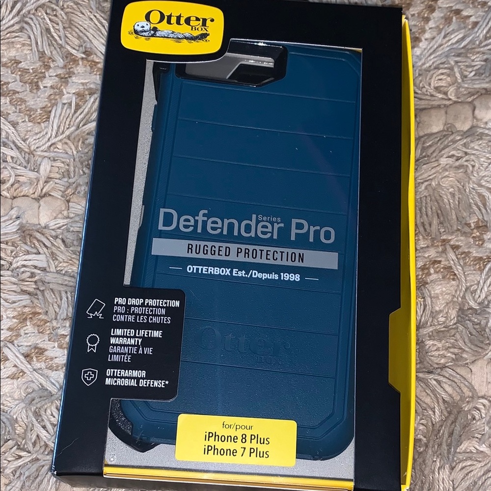 BNIB iPhone 7/8+ Otterbox Defender Pro Rugged case